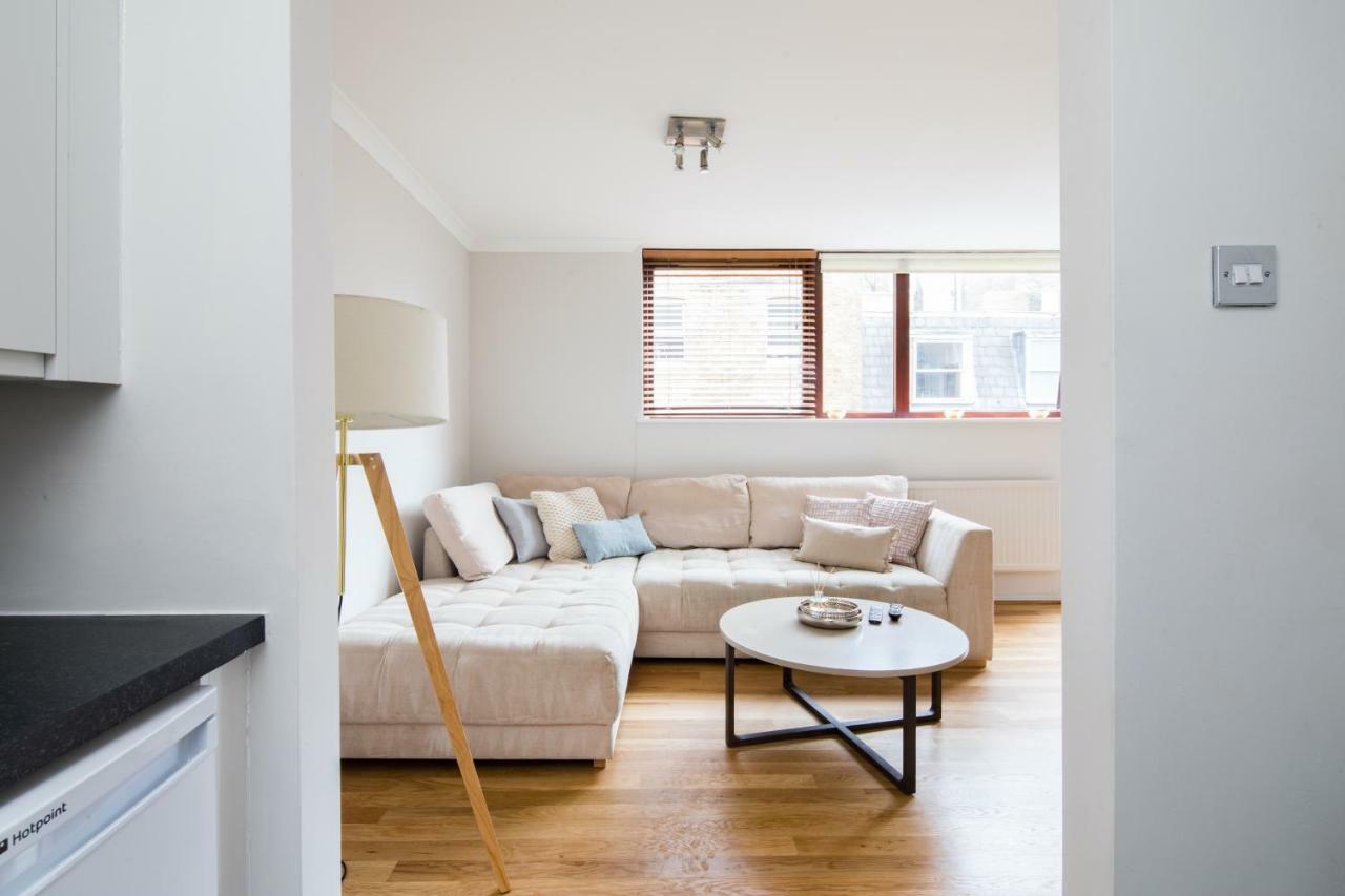 Richardsons Mews By Lime Street * Londen